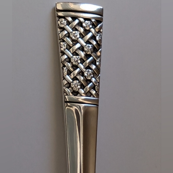 Columbine by Lunt Sterling Silver Serving Spoon 8 3/8" Heirloom 72.4g - Picture 8 of 9